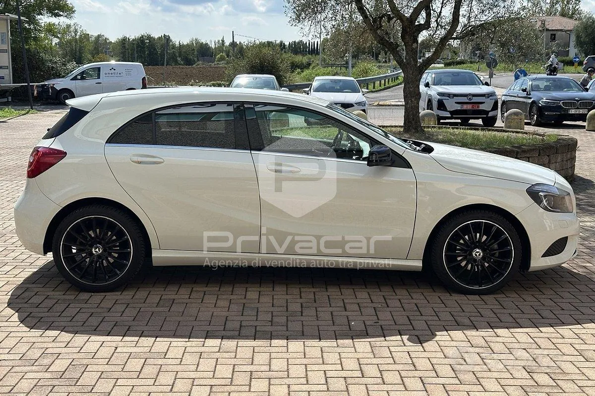 Mercedes-Benz A 180 2013 photo 4