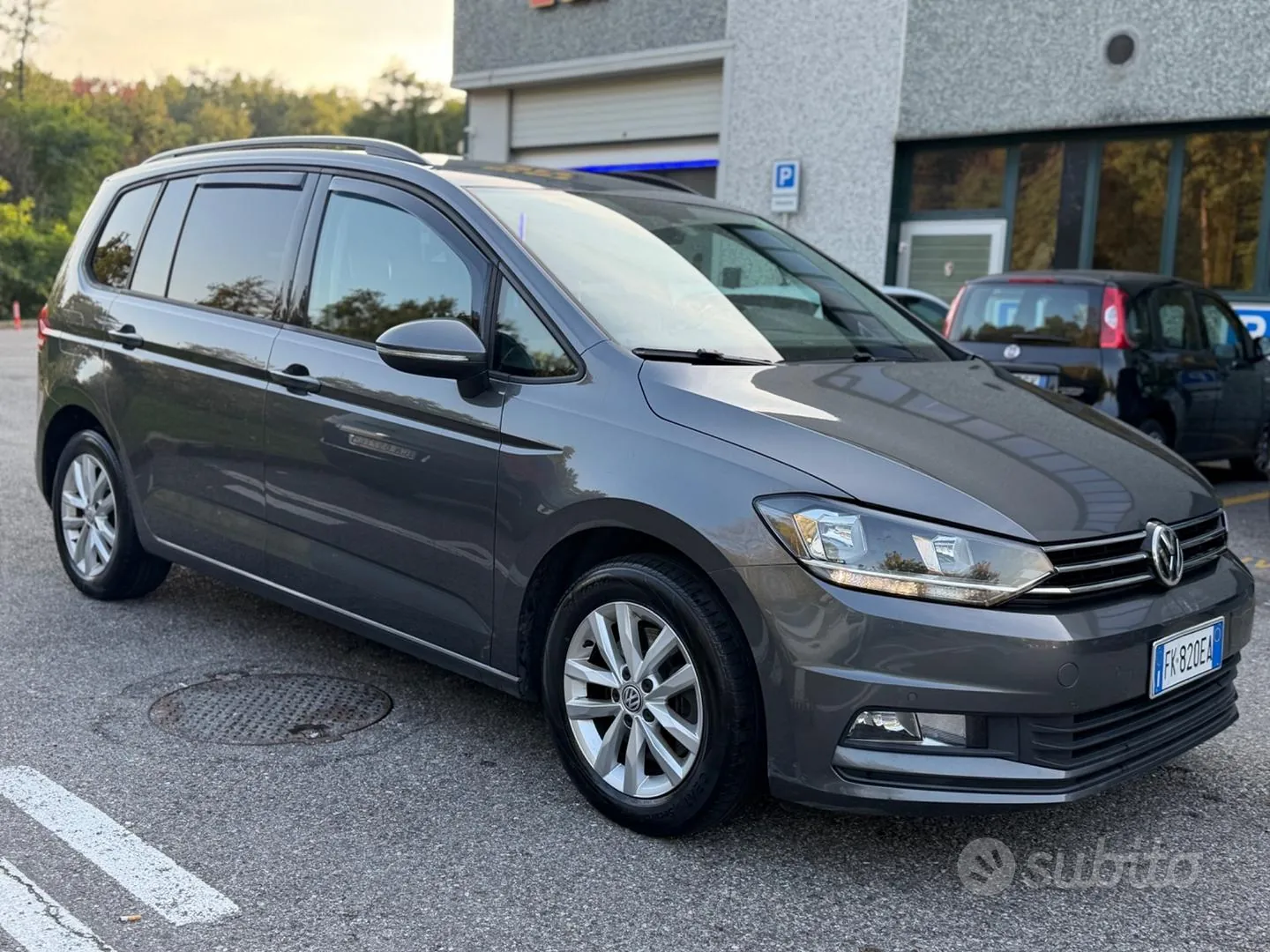 Volkswagen Touran 2017 photo 3