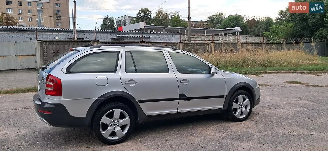 Skoda Octavia 2009 photo 2