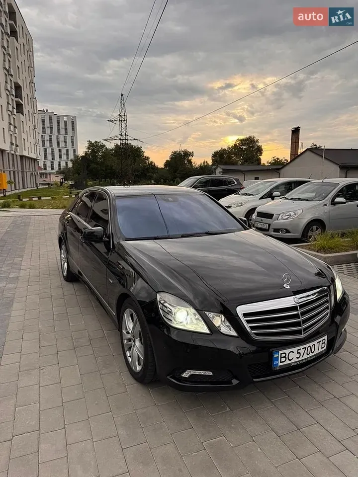 Mercedes-Benz E-Class 2009 photo 2