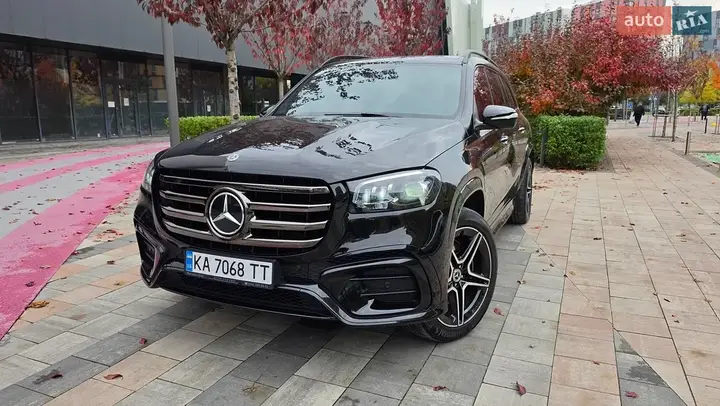 Mercedes-Benz Gls-Class 2024 photo 2