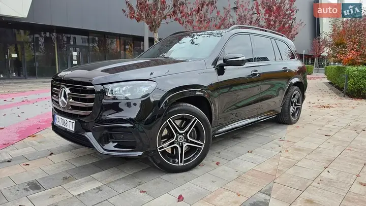 Mercedes-Benz Gls-Class 2024 photo 3