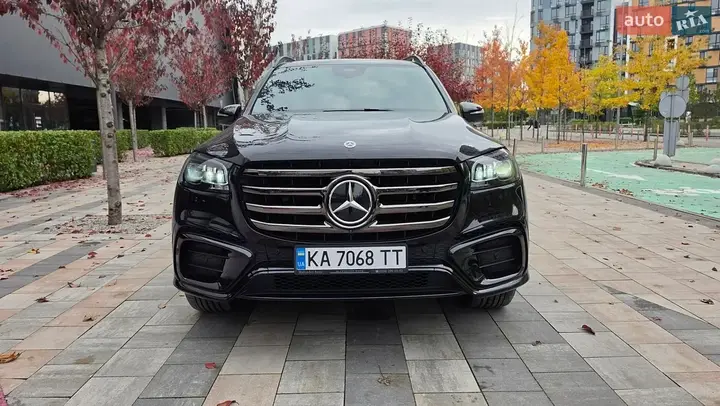 Mercedes-Benz Gls-Class 2024 photo 4