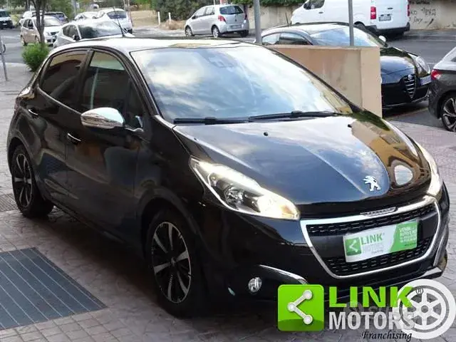 Peugeot 208 2019 photo 3