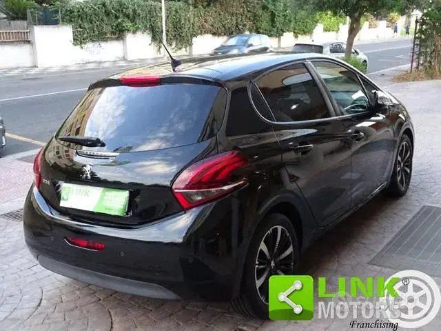 Peugeot 208 2019 photo 4