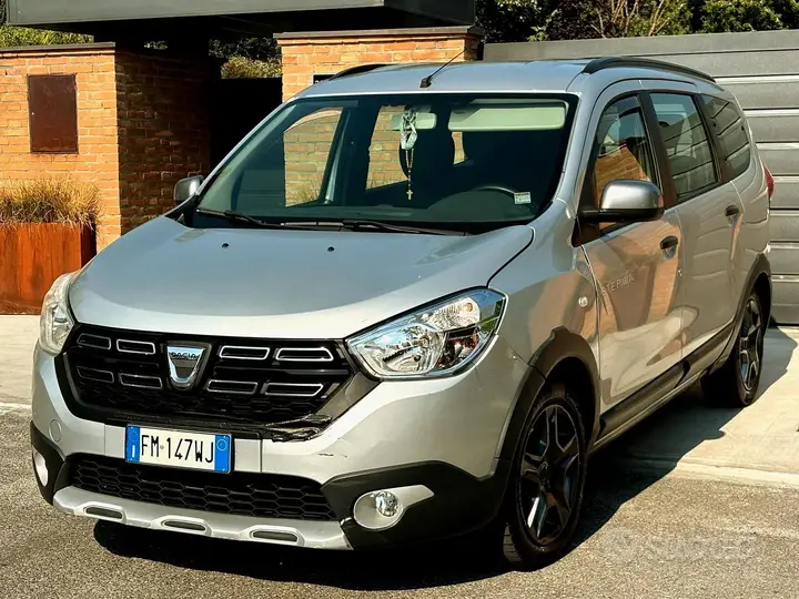 Dacia Lodgy 2018 photo 2