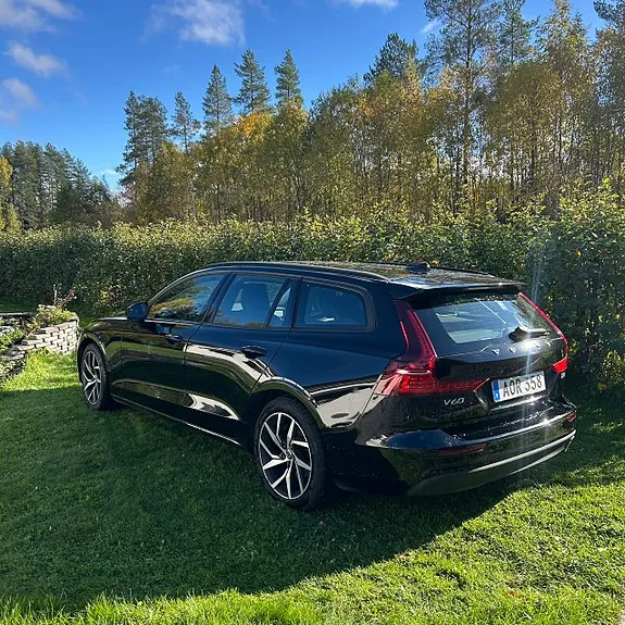 Volvo V60 2019 photo 2