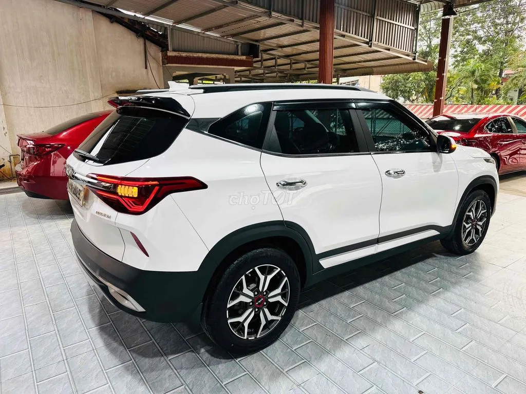 Kia Seltos 2023 photo 2