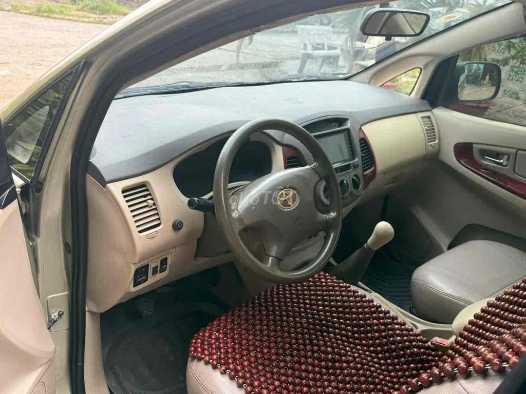 Toyota Innova 2006 photo 3