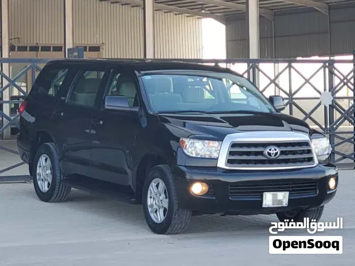 Toyota Sequoia 2012 photo 2