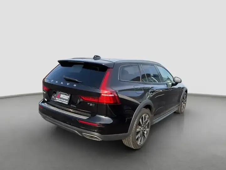 Volvo V60 Cross Country 2021 photo 5