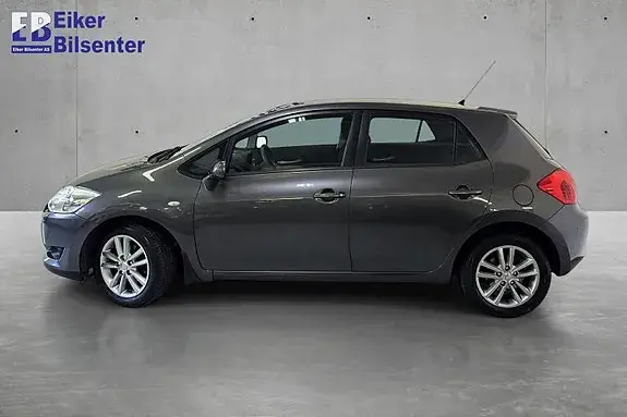 Toyota Auris 2010 photo 4