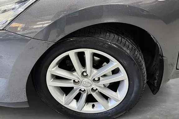 Toyota Auris 2010 photo 5