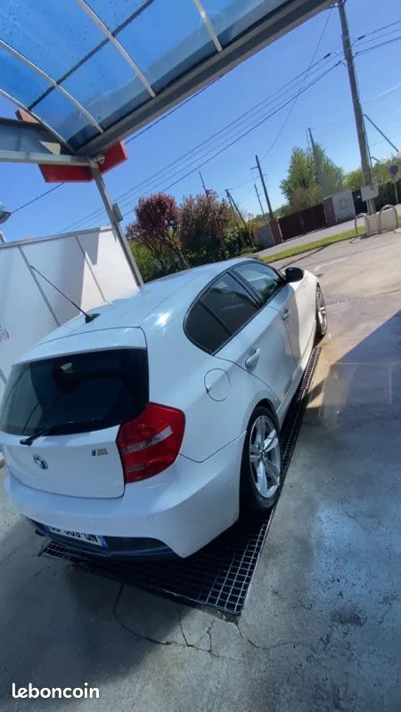 BMW 1 Series 2010 photo 2