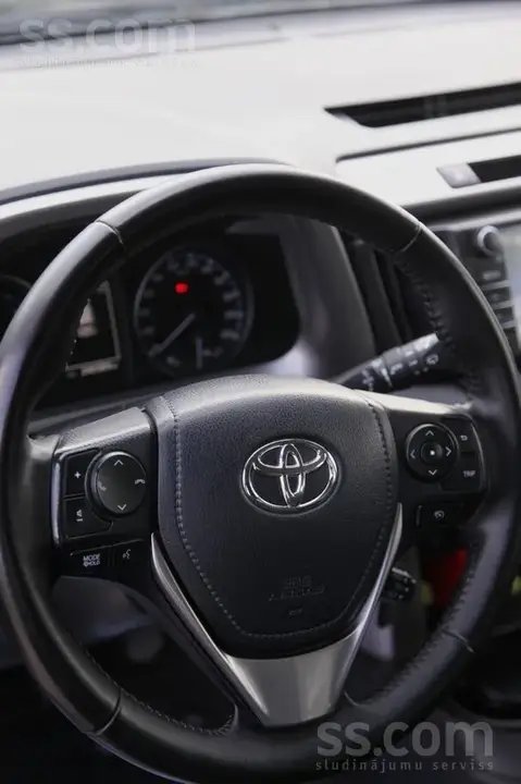 Toyota Rav4 2017 photo 5