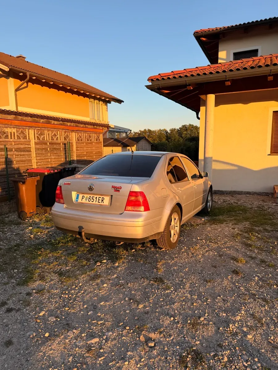 Volkswagen Bora 2004 photo 2