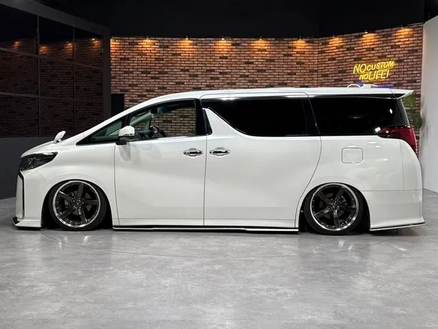 Toyota Alphard 2020 photo 4
