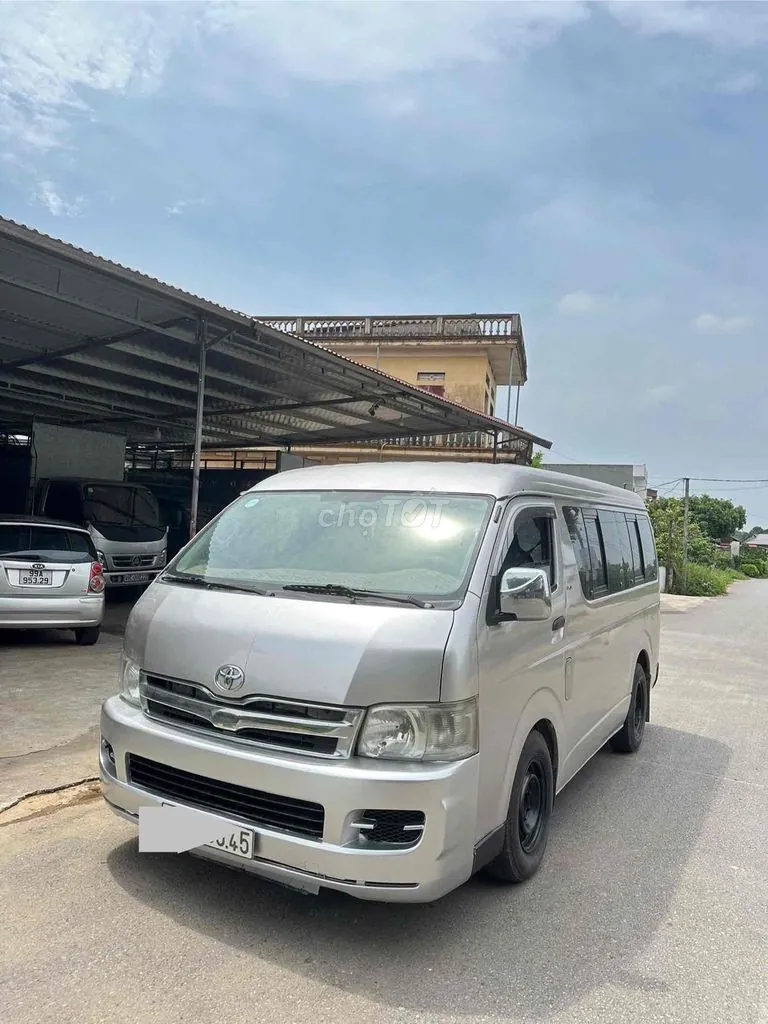 Toyota Hiace 2010 photo 3