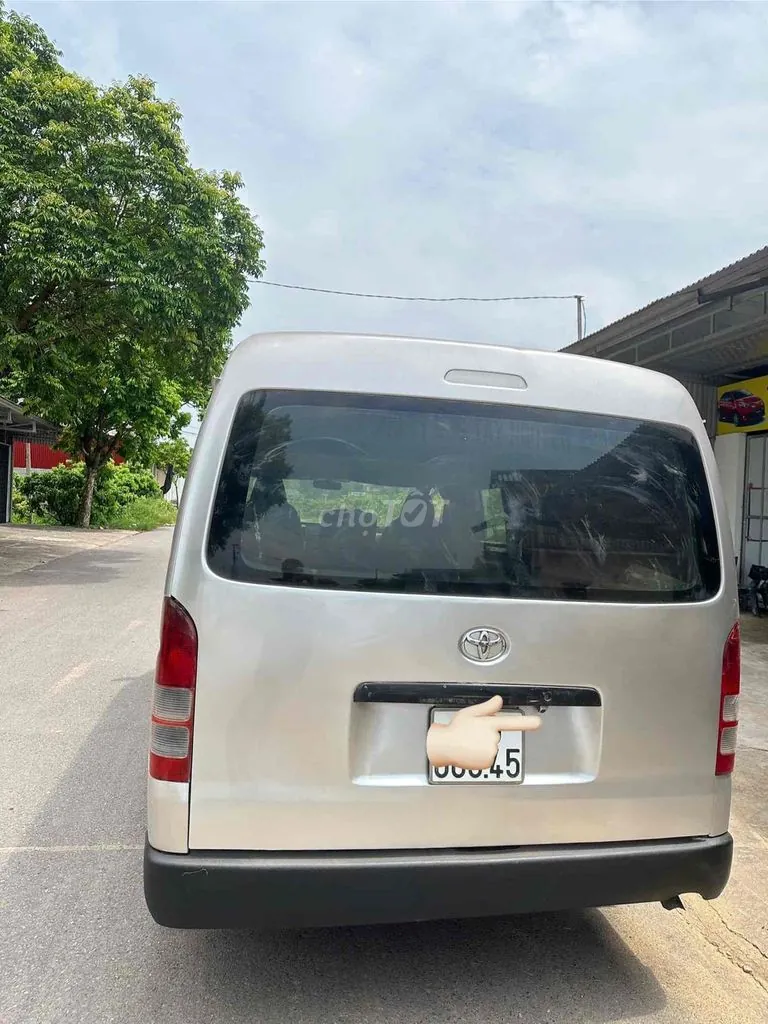 Toyota Hiace 2010 photo 4