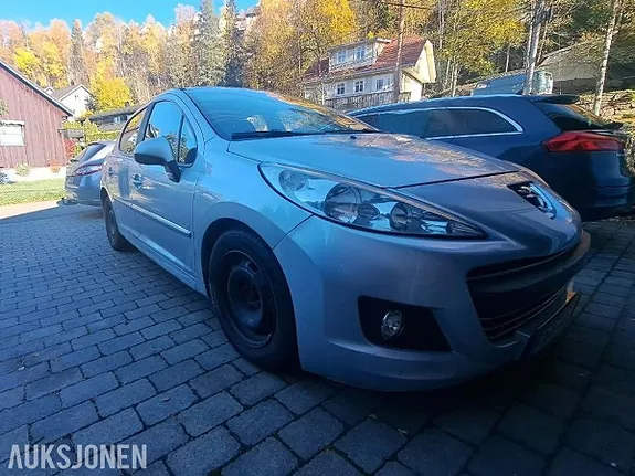Peugeot 207 2011 photo 2