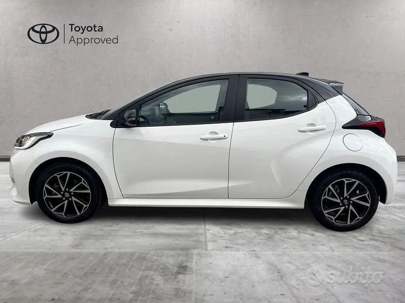Toyota Yaris 2023 photo 3