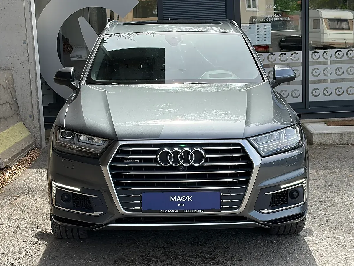 Audi Q7 2018 photo 2