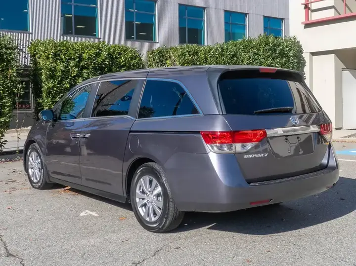 Honda Odyssey 2016 photo 2