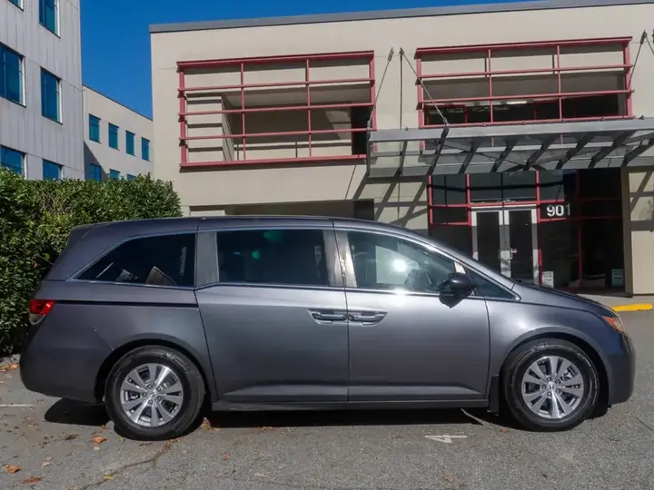 Honda Odyssey 2016 photo 5