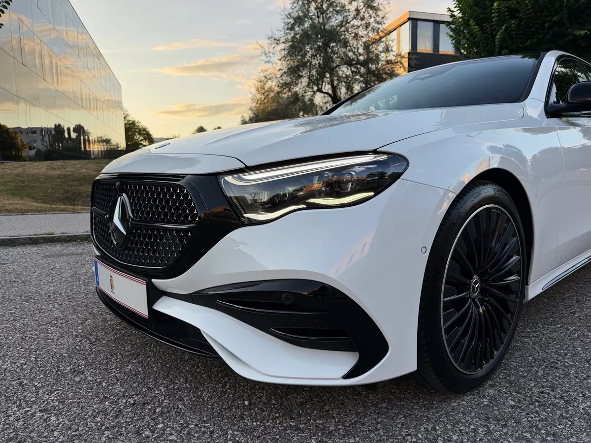 Mercedes-Benz E-Class 2024 photo 3