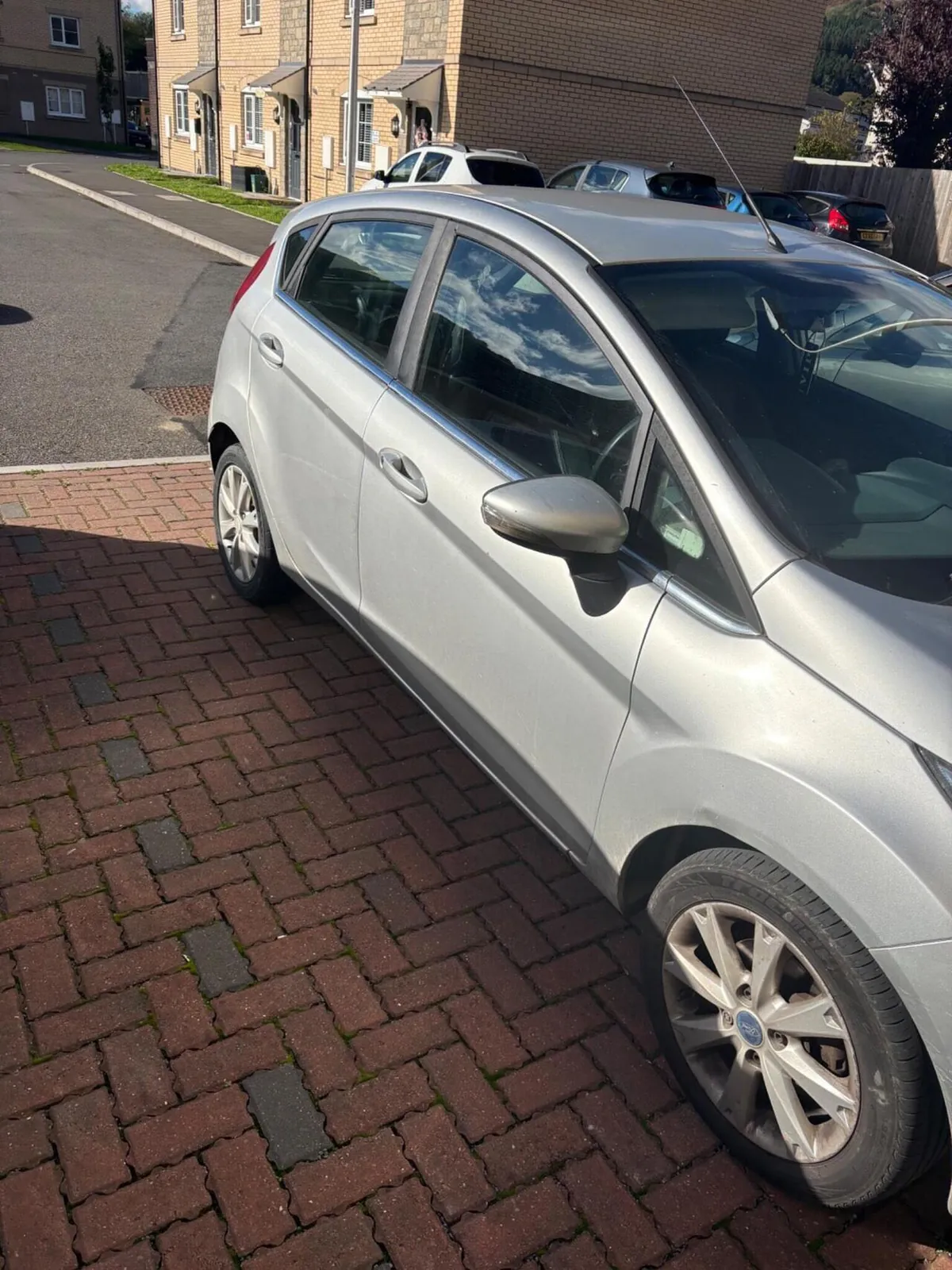 Ford Fiesta 2010 photo 2