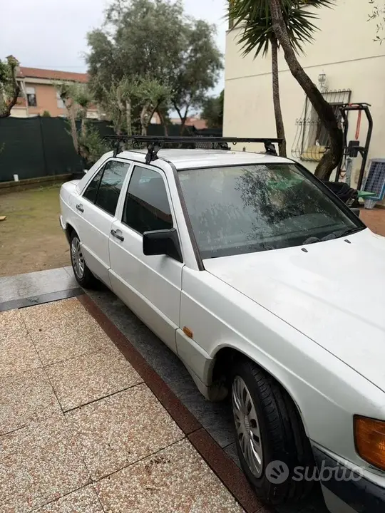 Mercedes-Benz 190 1990 photo 2