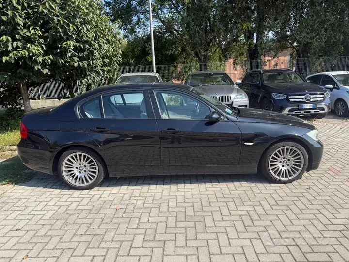 BMW 320D 2008 photo 4