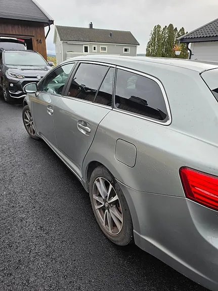 Toyota Avensis 2013 photo 4