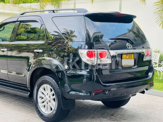 Toyota Fortuner 2013 photo 2