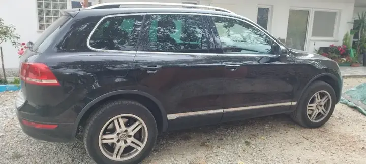 Volkswagen Touareg 2011 photo 2