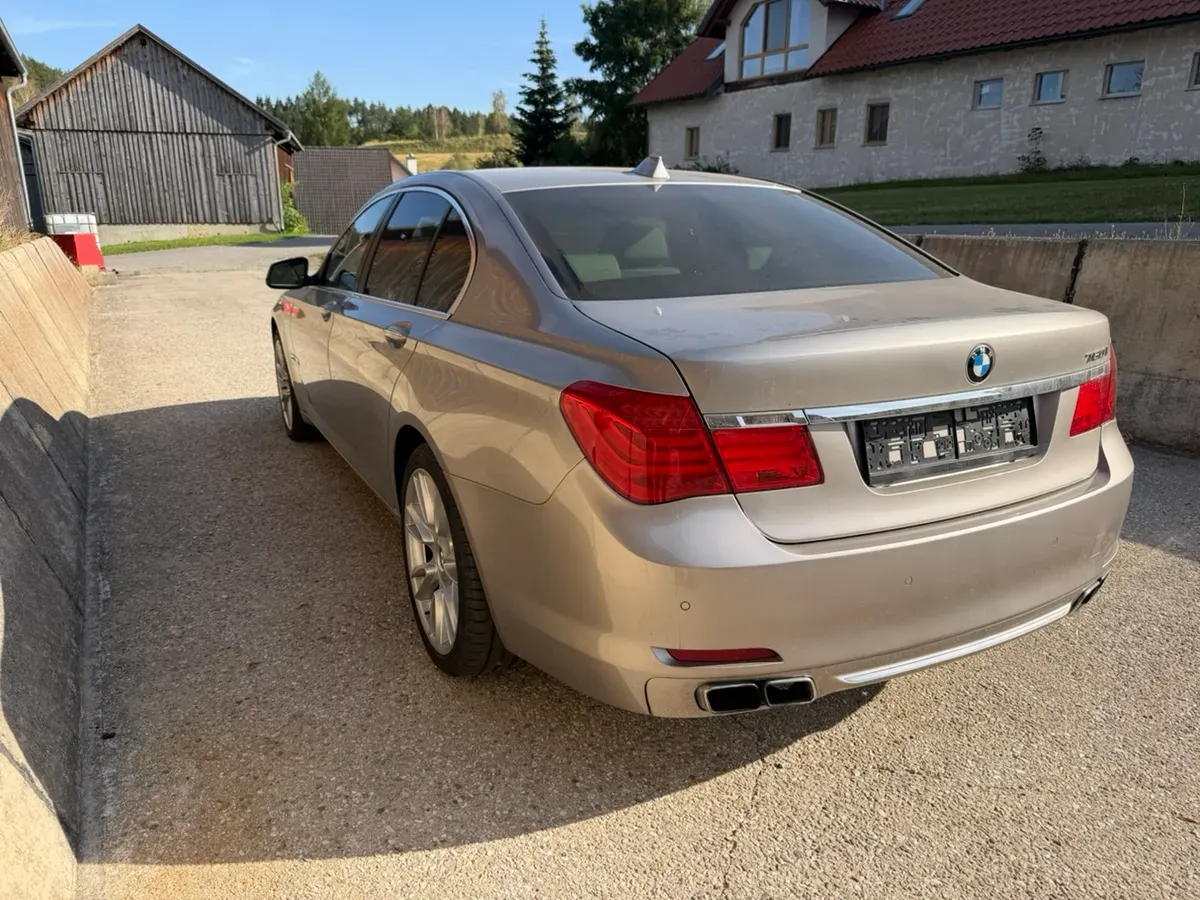 BMW 7Er-Reihe 760I 2010 photo 3