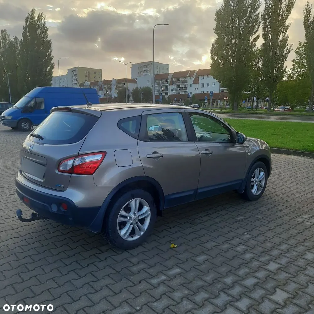 Nissan Qashqai 2012 photo 2