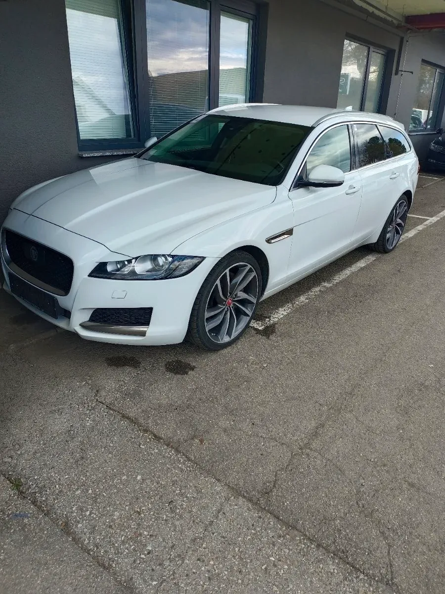 Jaguar Xf 2018 photo 2