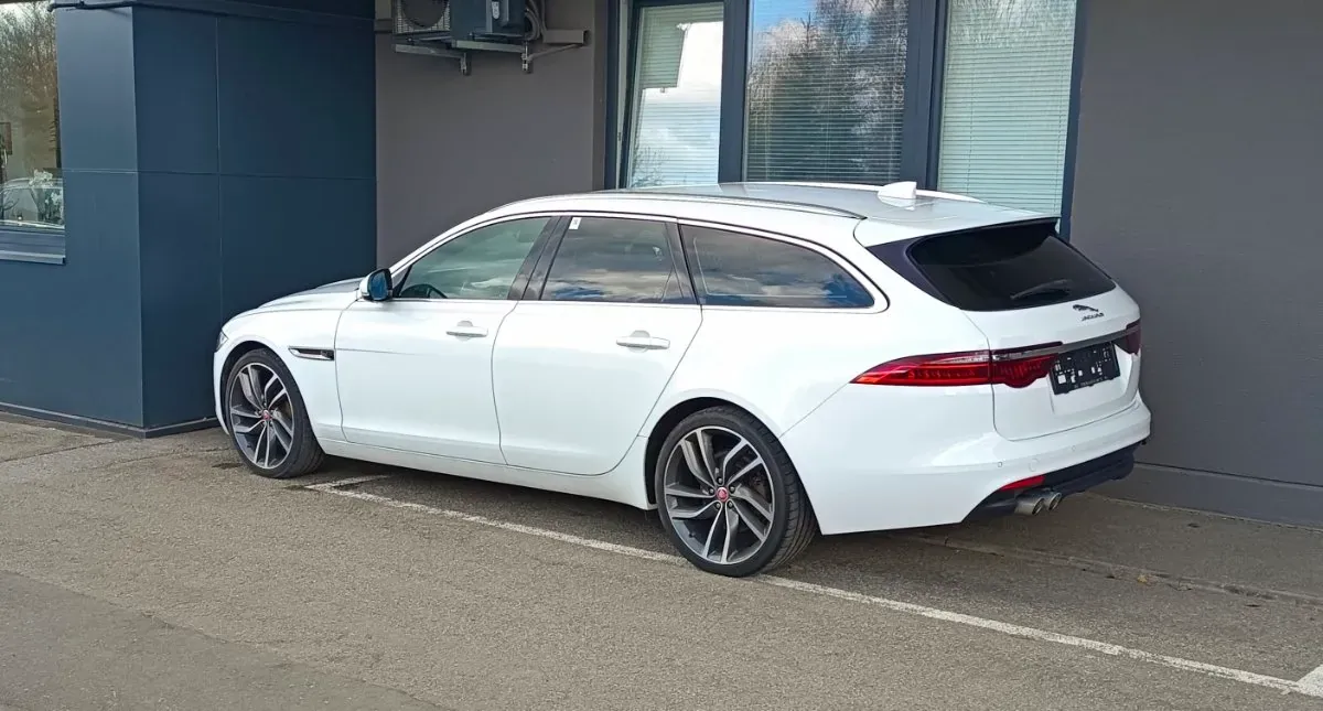 Jaguar Xf 2018 photo 3