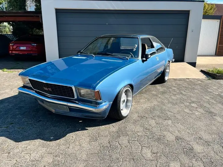 Opel Commodore