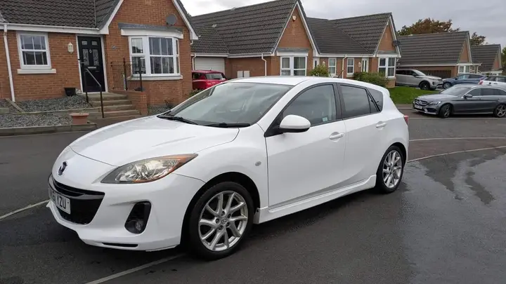 Mazda Mazda3 2012 photo 3