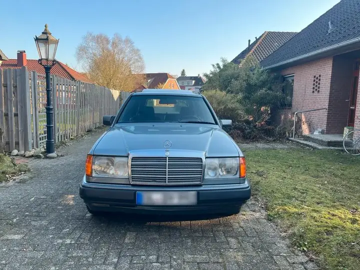 Mercedes-Benz W124