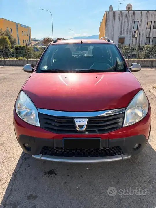 Dacia Sandero 2011 photo 2