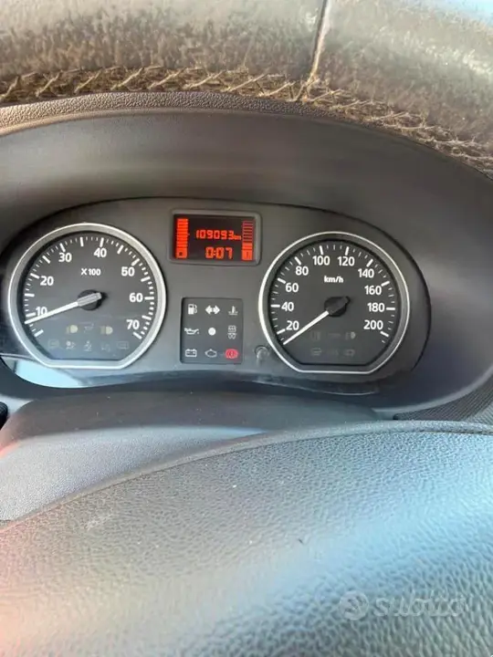 Dacia Sandero 2011 photo 5