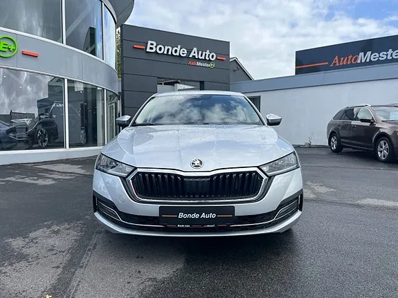 Skoda Octavia 2021 photo 2