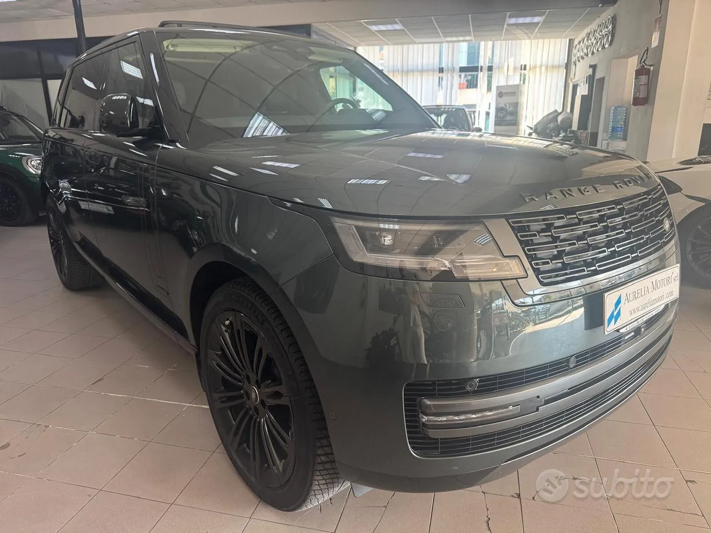 Land Rover Range Rover 2024 photo 3