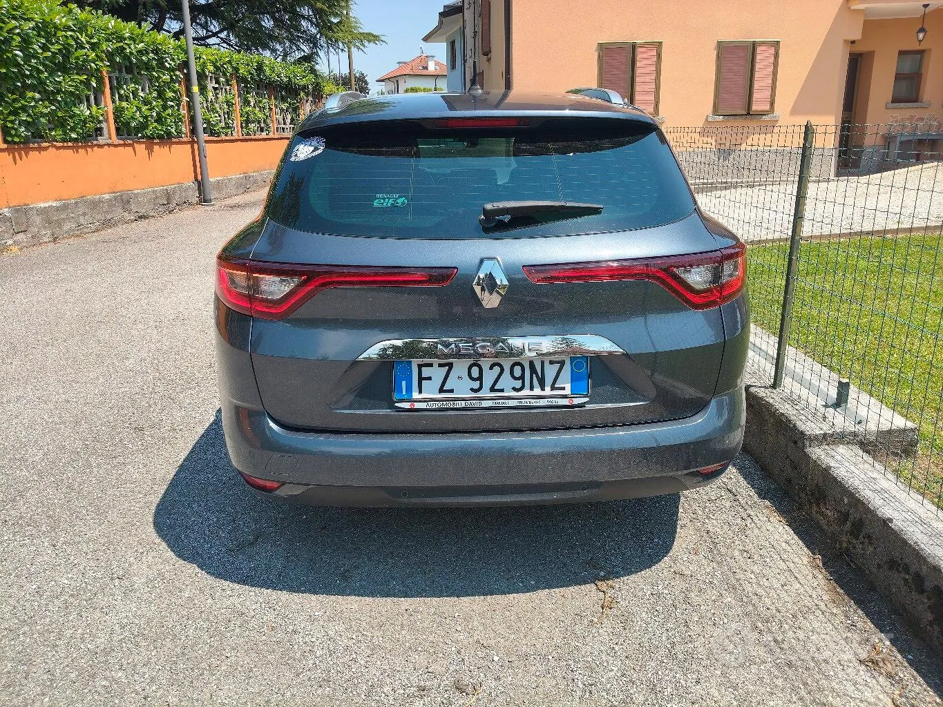 Renault Megane 2019 photo 2