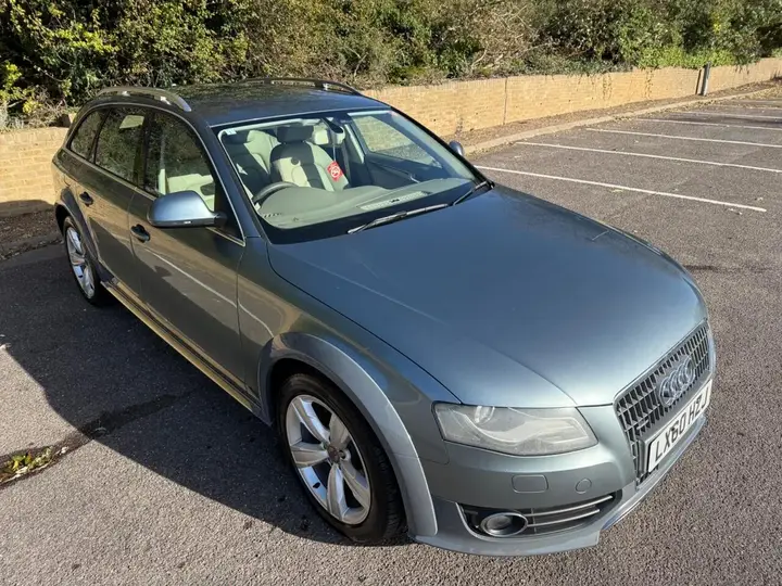 Audi A4 Allroad 2010 photo 2