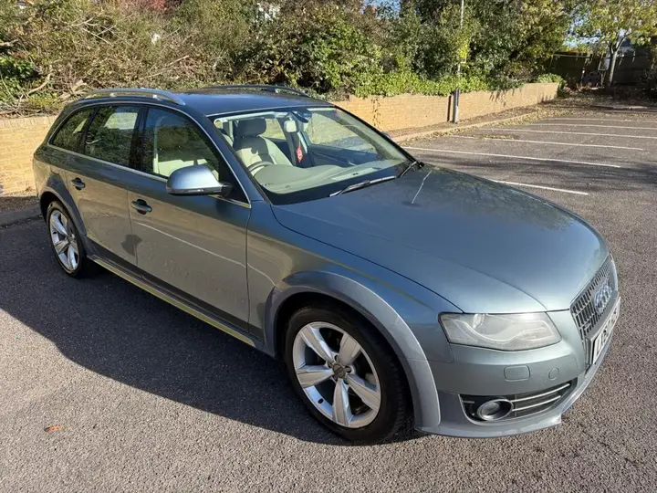 Audi A4 Allroad 2010 photo 3