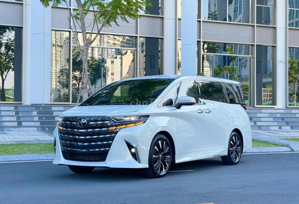 Toyota Alphard 2025 photo 3